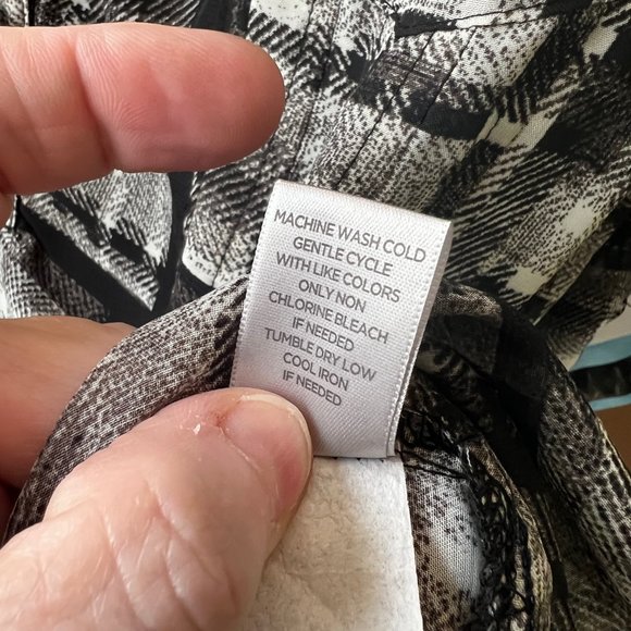 Avenue 26/28 Black, White and Gray Blouse with Black Tank - Picture 8 of 8